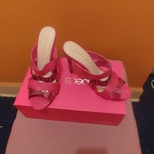 Fuchsia sandal